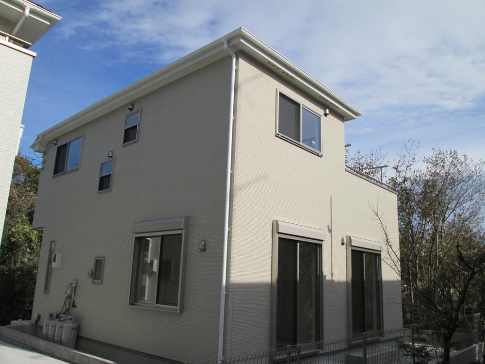 Local appearance photo. Local (12 May 2013) Shooting