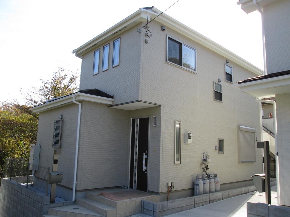 Local appearance photo. Local (12 May 2013) Shooting