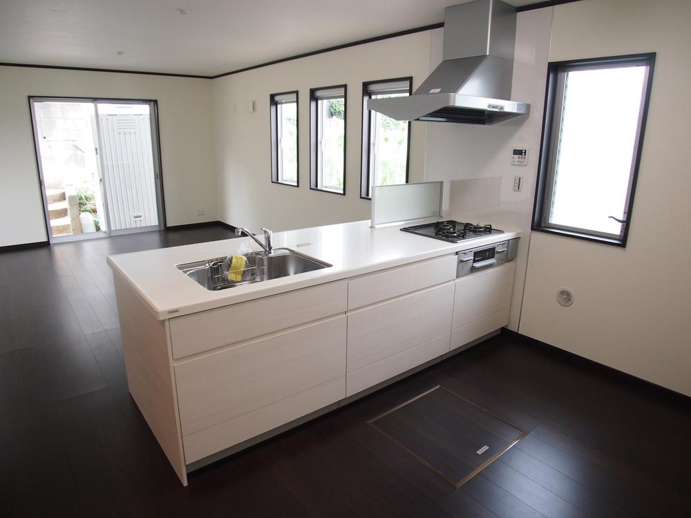 Same specifications photo (kitchen). Same specifications