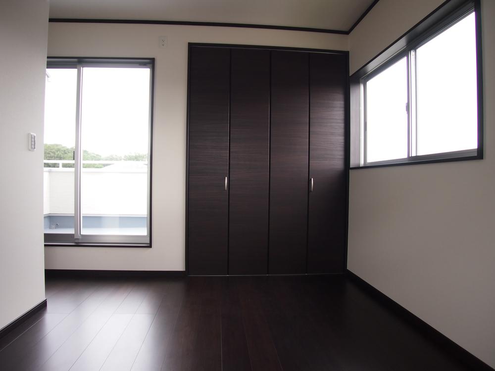 Same specifications photos (Other introspection). Same specifications