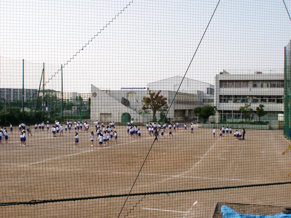 Junior high school. 795m to Yokohama Municipal Asahikita junior high school