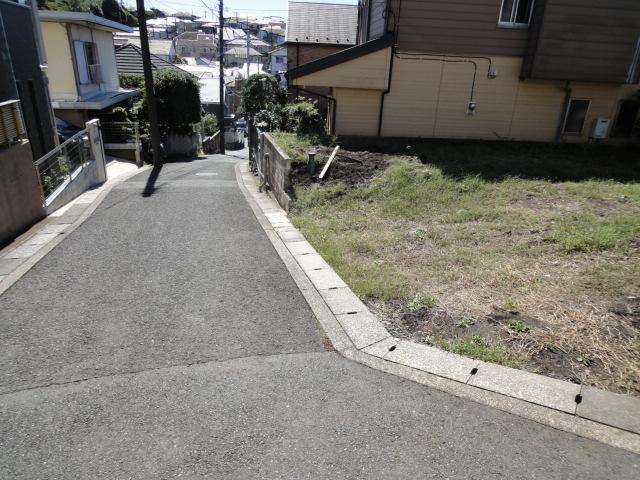 Local photos, including front road. Local (10 May 2013) Shooting