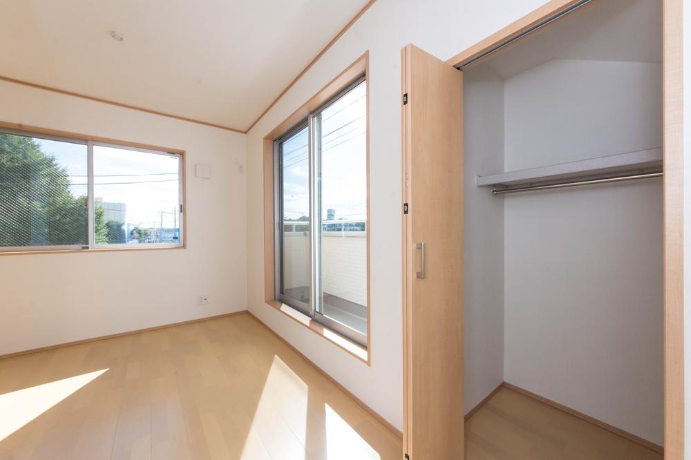 Non-living room. Storage enhancement ・ ・ Bright living room