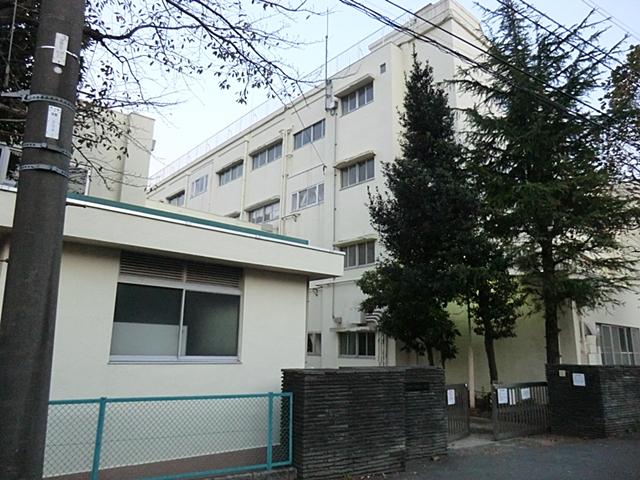 Primary school. 1800m to Yokohama Municipal Tokiwadai Elementary School