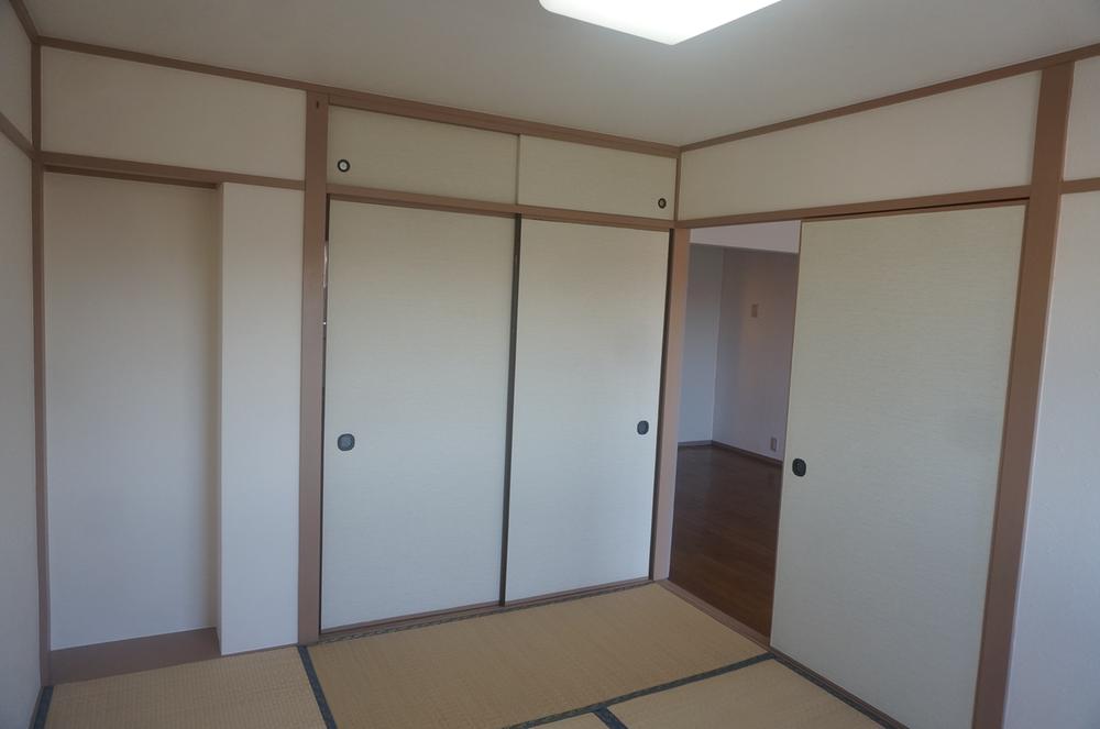 Non-living room. Tatami mat sort already