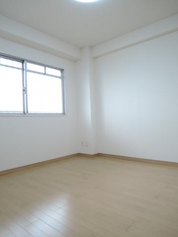 Non-living room. Hatsune months hill elementary school