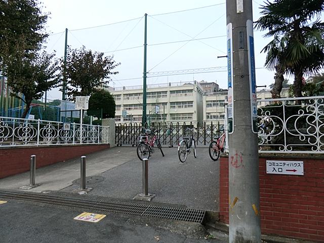 Primary school. 515m to Yokohama City Tatsumine Elementary School