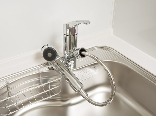 Kitchen.  [Faucet integrated water purifier] Faucet integrated water purifier that are friendly to clean water (same specifications)