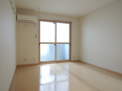 Living and room. Western-style 9 Pledge