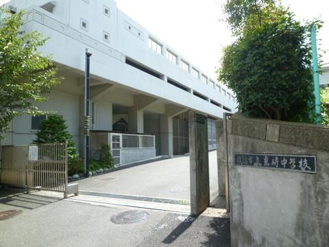 Junior high school. 1439m to Yokohama City Tateiwazaki junior high school