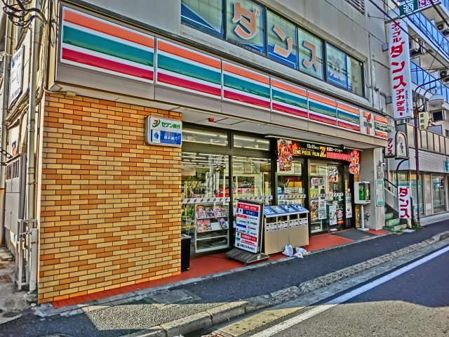 Convenience store. Seven-Eleven star Kawanishi store up (convenience store) 388m