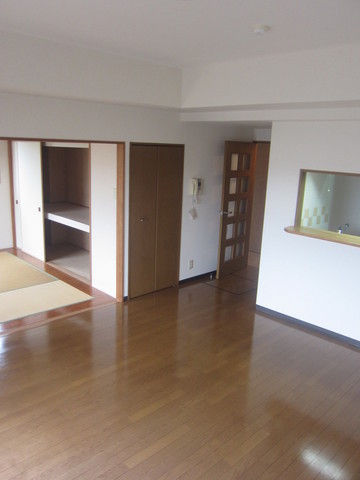 Living and room. Spacious LDK