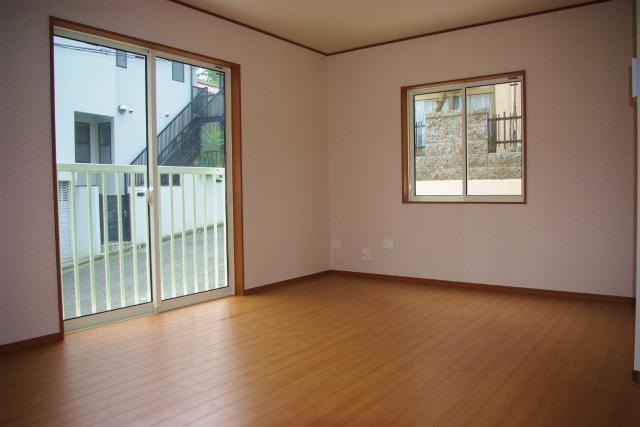 Living.  [1 Building] Indoor (11 May 2013) Shooting