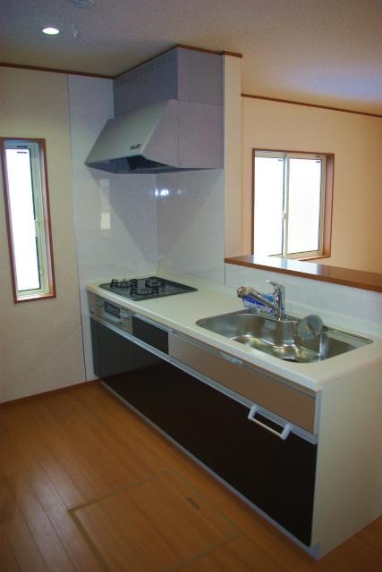 Kitchen.  [1 Building] Indoor (11 May 2013) Shooting