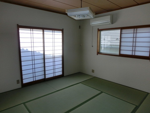 Other room space. Second floor Japanese-style room (air conditioning outside the performance warranty)