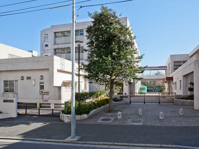 Primary school. 252m to Yokohama Municipal Bukko Elementary School