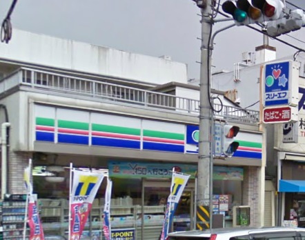 Convenience store. Three F Hodogaya Wadamachi store (convenience store) to 384m