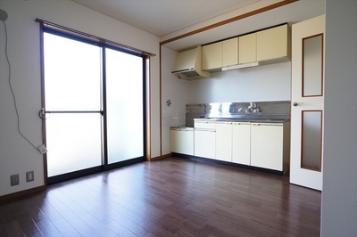 Living and room. 7.0 Dining!