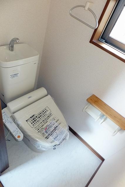 Toilet. Indoor (November 23, 2013) Shooting Cleaning Easy shower toilet ☆