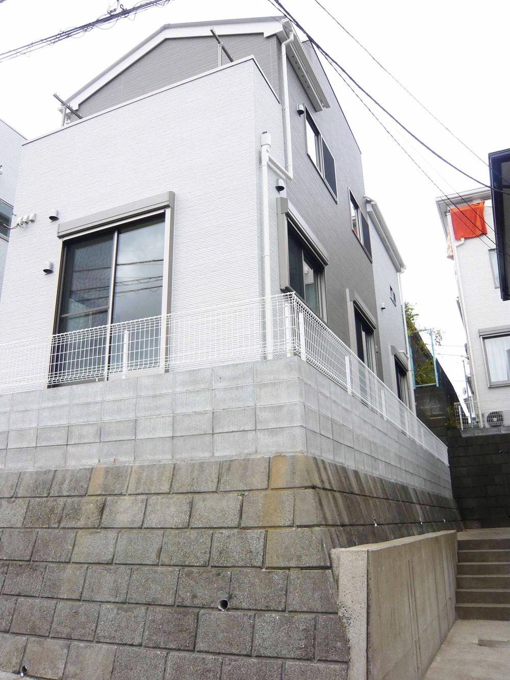 Local appearance photo. Local (12 May 2013) Shooting