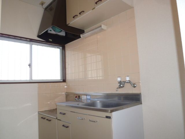 Kitchen. There is also housed in the upper part ☆ I took it from diagonally behind the kitchen. 