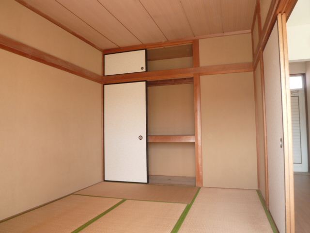 Living and room. Large Japanese-style room ☆ I took from the veranda. 