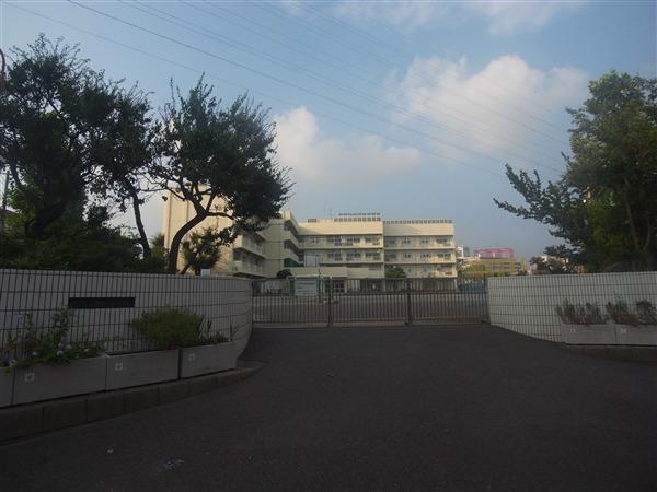 Primary school. 614m to Yokohama Municipal Setogaya Elementary School