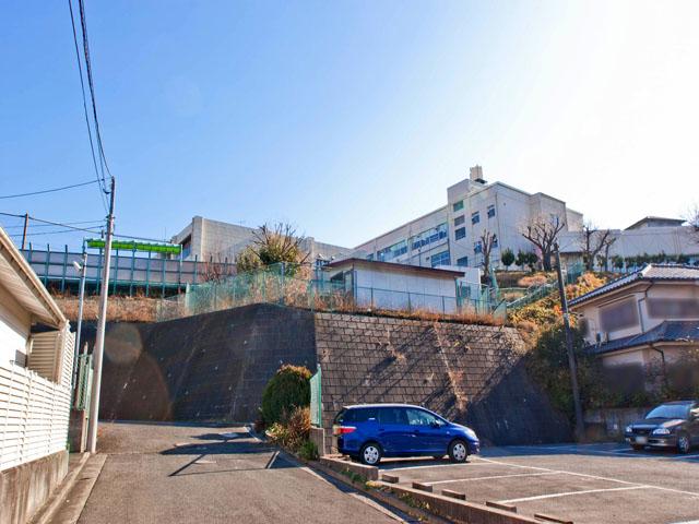 Primary school. 1343m to Yokohama Municipal Tokadai Elementary School