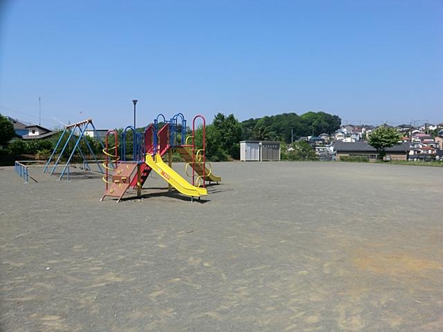 park. Near the 200m here the property until Kamisugeda Miharu park there is Kamisugeda Miharashi Park! This large park