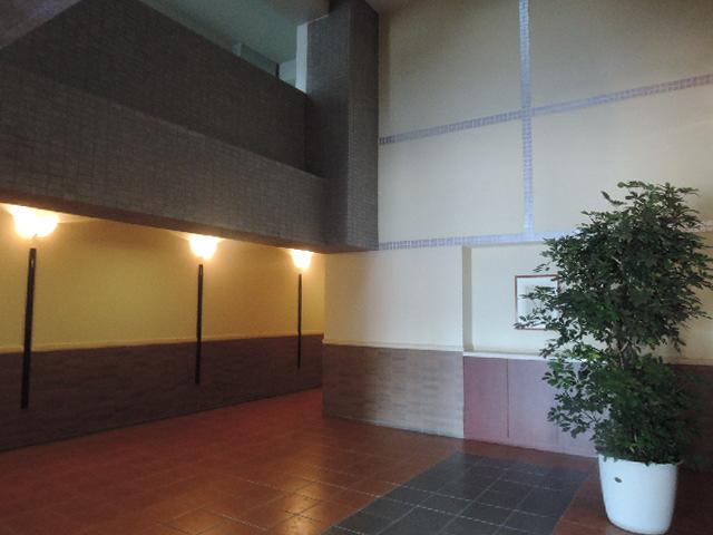 Entrance. Stylish entrance!