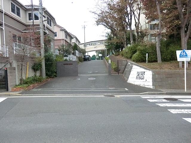 Junior high school. 2300m to Yokohama Municipal Tachibana Junior High School