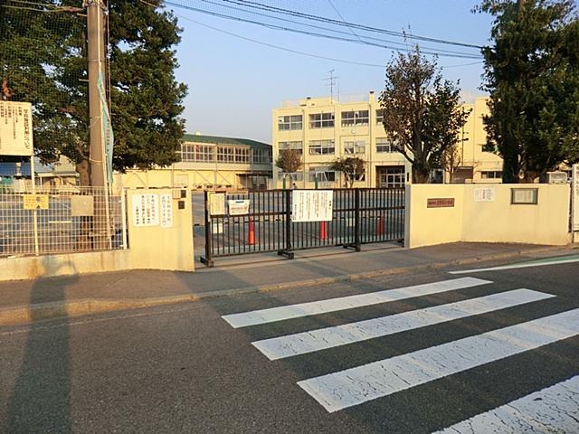 Primary school. 880m to Yokohama Municipal Kamisugeda Elementary School