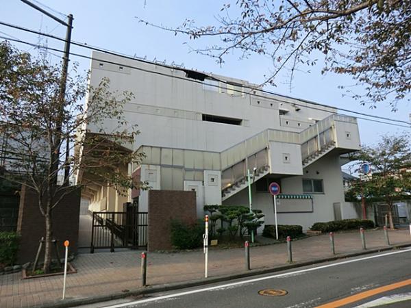 Junior high school. 240m until Iwasaki Junior High School
