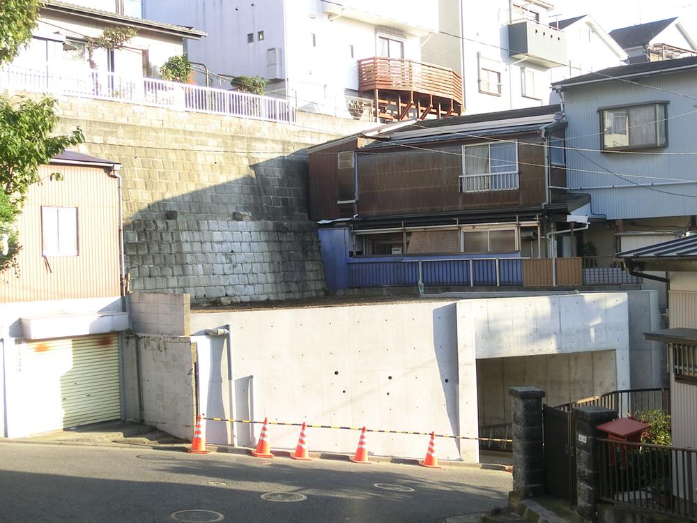 Local appearance photo. Local (11 May 2013) Shooting