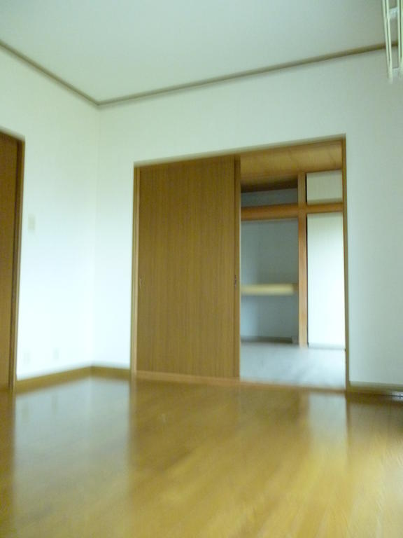 Living and room. Same building Separate reference photograph