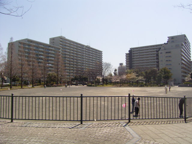 park. 597m until Nishikubo the town park (park)