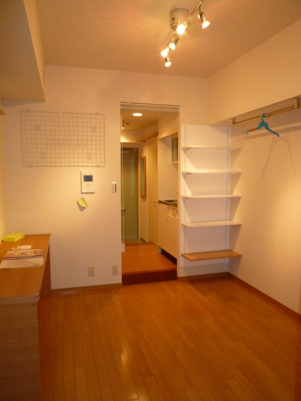 Non-living room. Indoor (January 2011) shooting