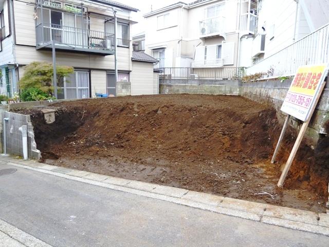 Local appearance photo. Large land of frontage