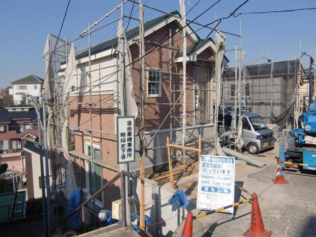 Local photos, including front road. Local (12 May 2013) Shooting