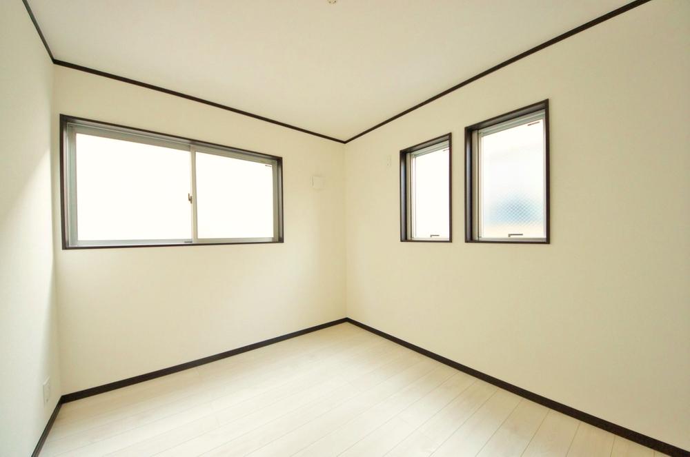 Non-living room. Indoor (12 May 2013) Shooting, It is 2 Kaiyoshitsu 5.75 Pledge of two-sided lighting.