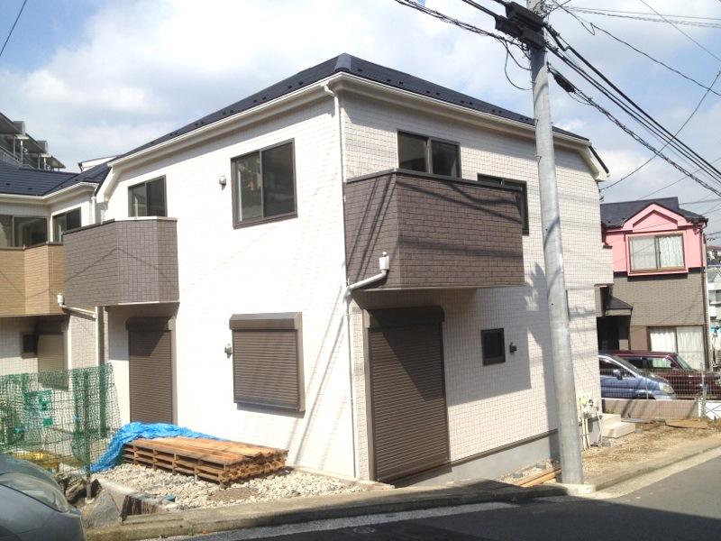 Local appearance photo. Local (10 May 2013) Shooting