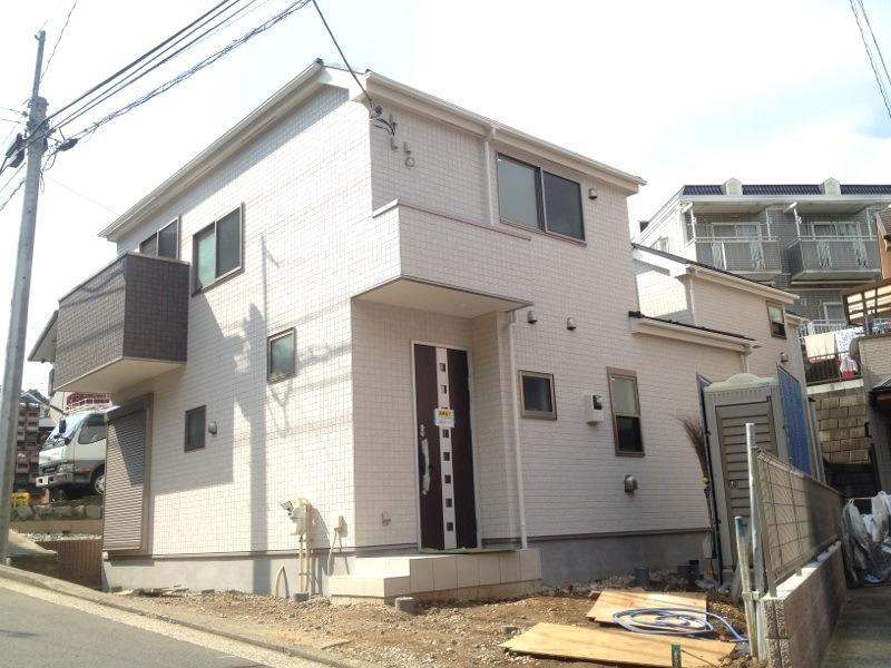 Local appearance photo. Local (10 May 2013) Shooting