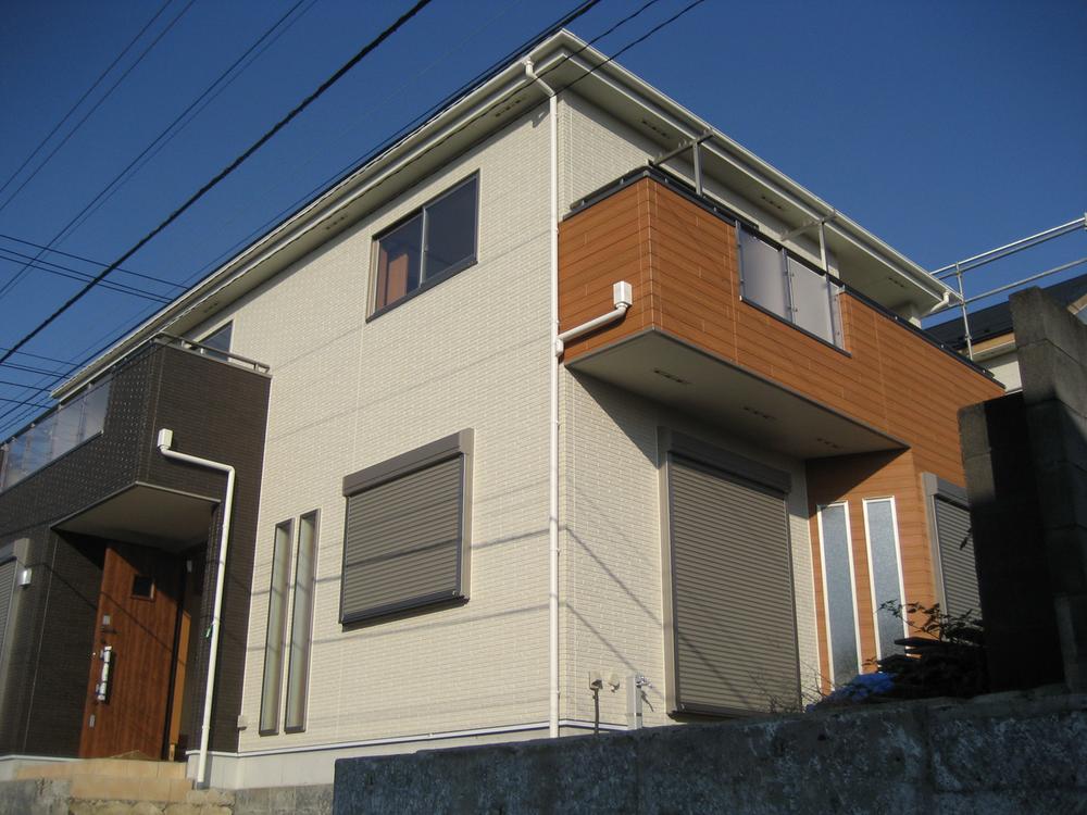 Local appearance photo. Local (11 May 2013) Shooting