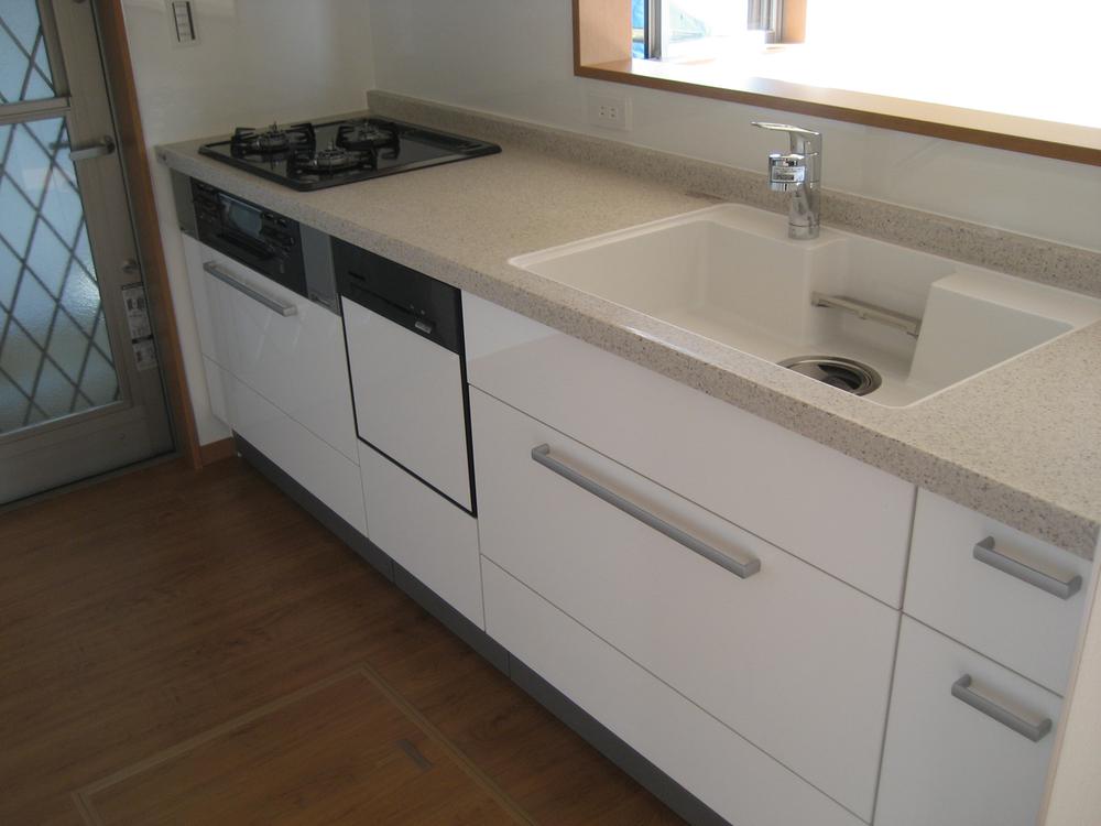 Kitchen. Indoor (11 May 2013) Shooting