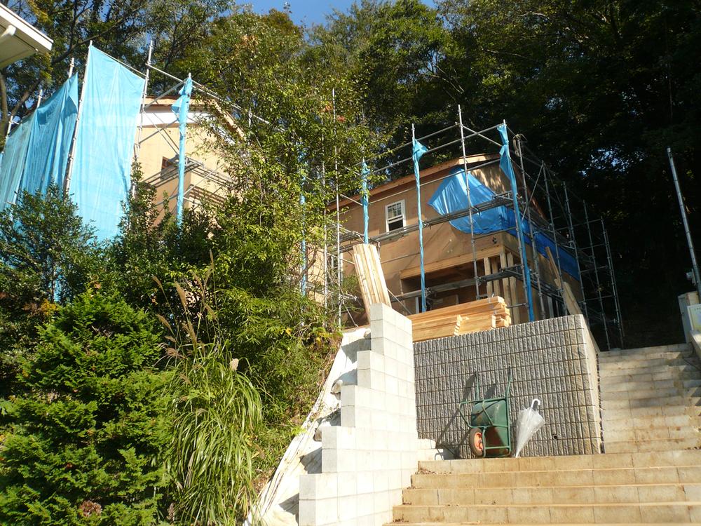 Local photos, including front road. Local (11 May 2013) Shooting