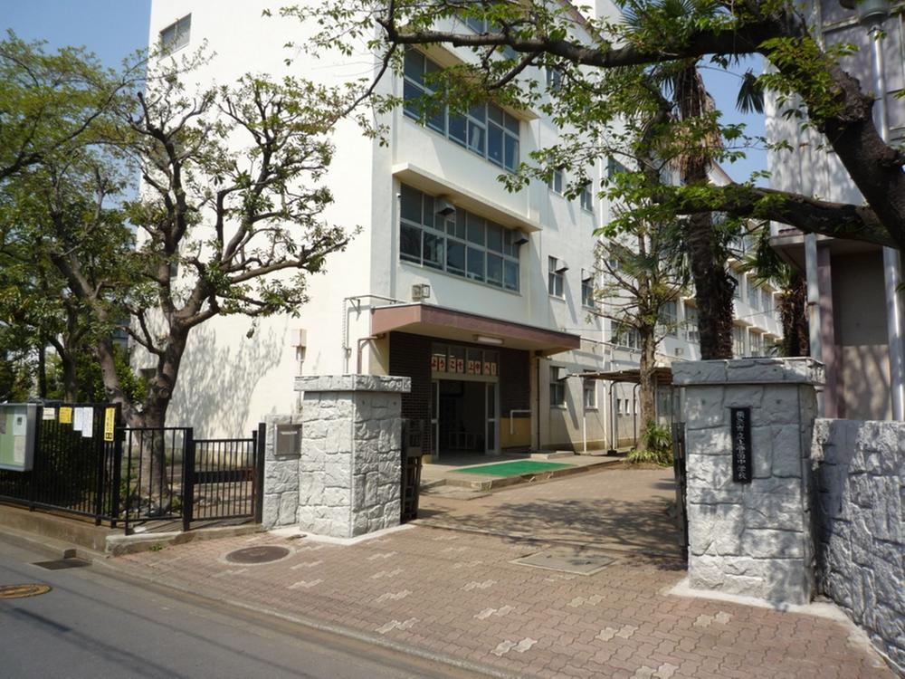 Junior high school. Intelligence of 750m children to Kamisugeda junior high school ・ Physical fitness ・ It will develop an Tokuriki