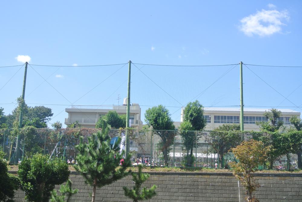 Primary school. Tachibana 810m until junior high school