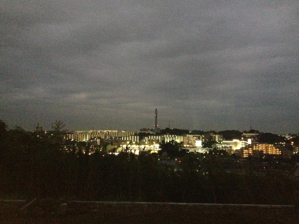 View photos from the dwelling unit. Night view from the site (October 2013) Shooting