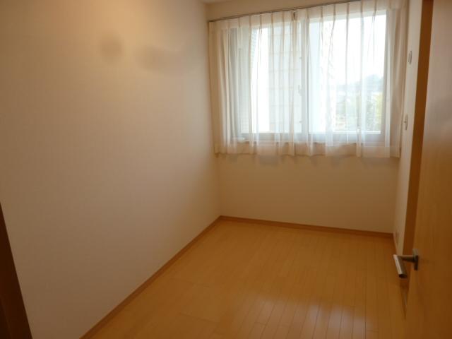 Non-living room. Indoor (10 May 2013) Shooting