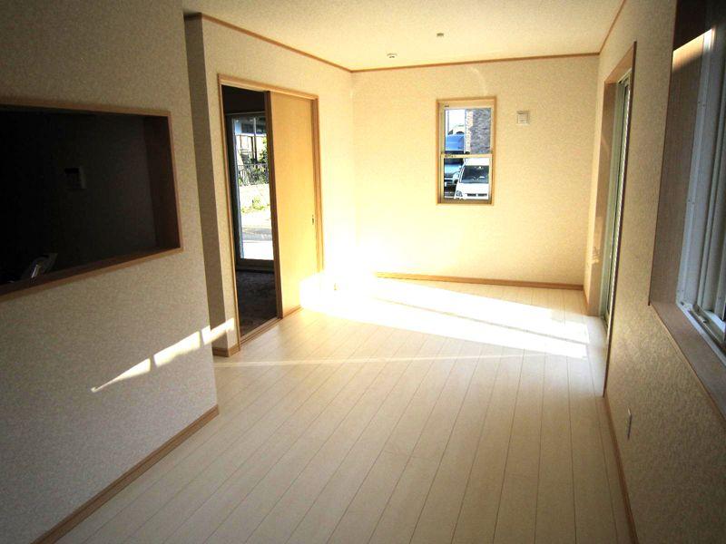 Same specifications photos (living). Example of construction